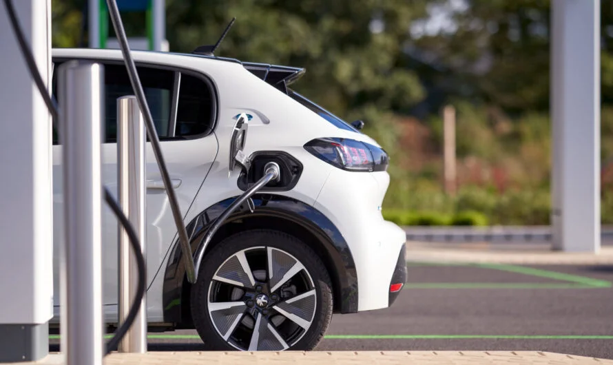 Est-ce toujours moins cher de conduire une voiture électrique ?